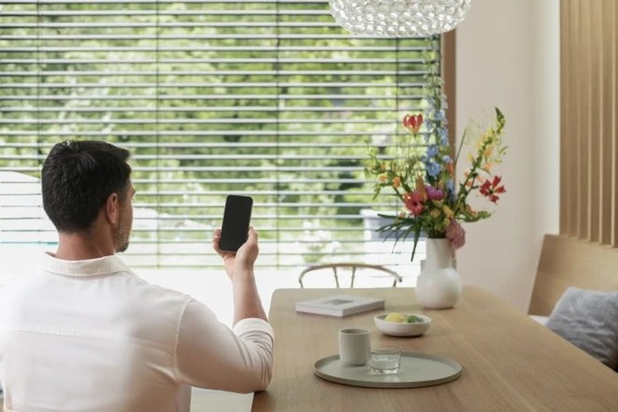 Sonnenschutz per Smartphone steuern